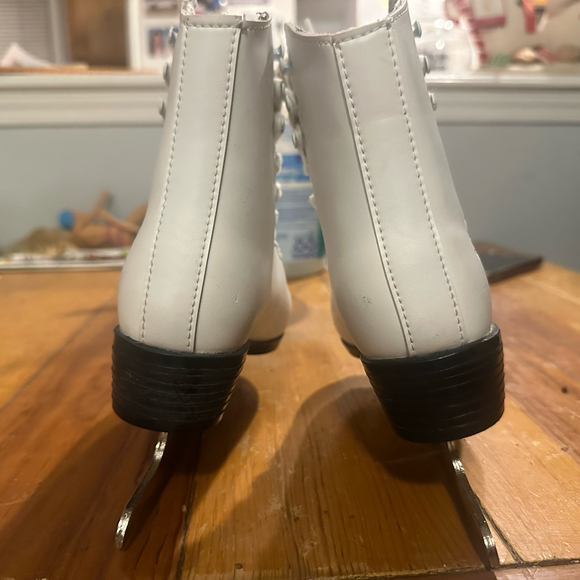 Vintage SP White Leather Figure Skating Boots - Picture 4 of 7